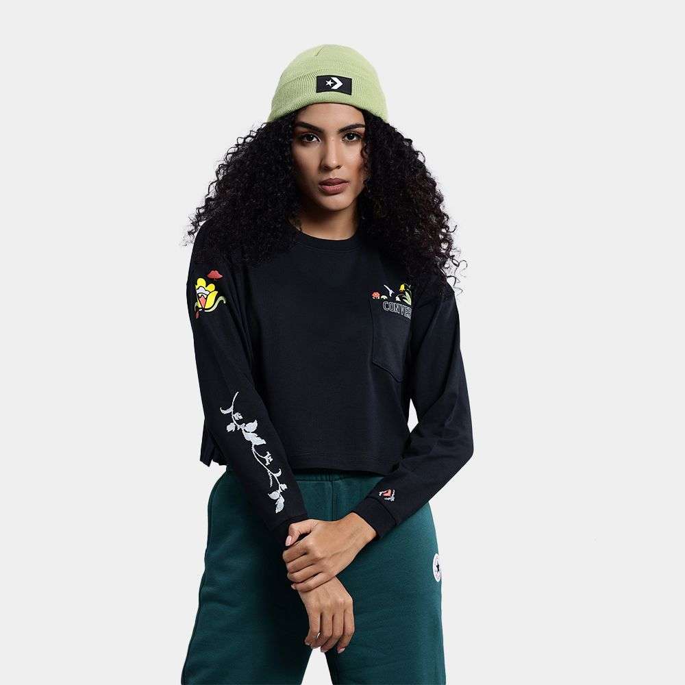 Graphic Crew Top Black women's top