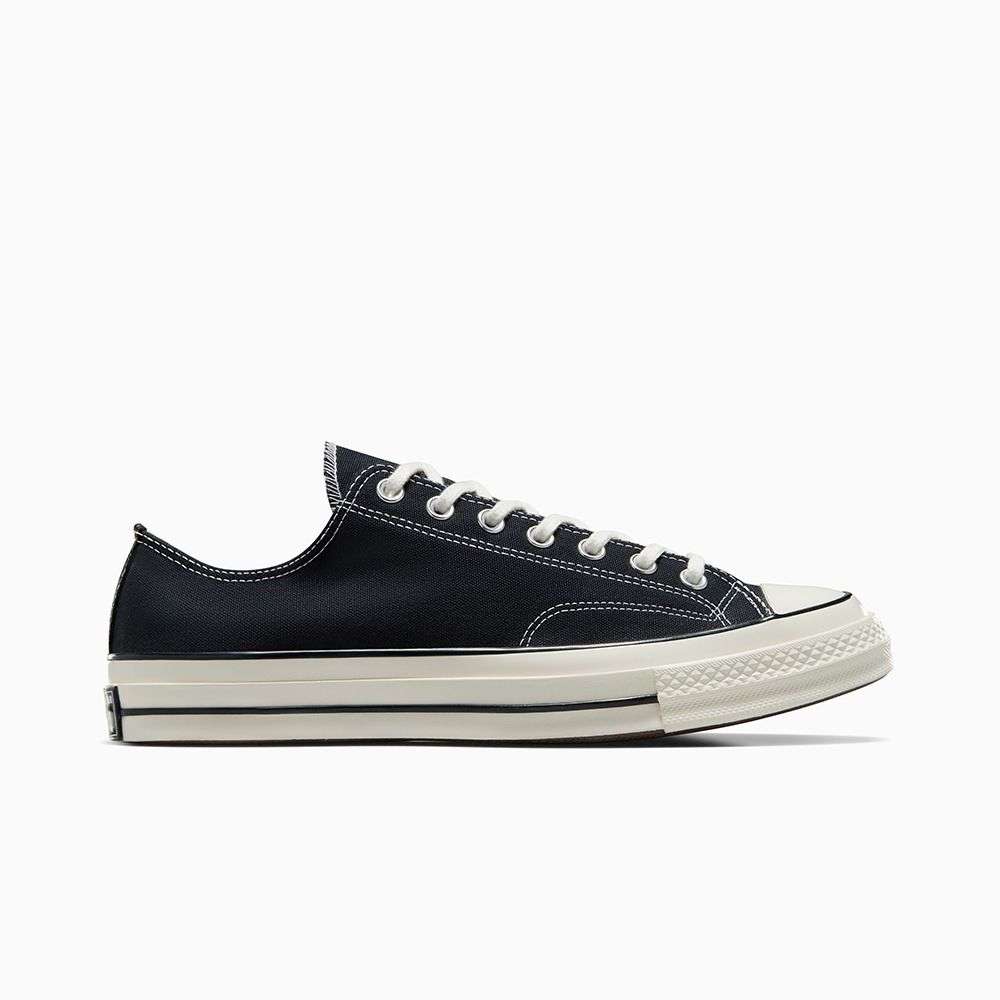 Chuck 70 Canvas unisex low top shoe