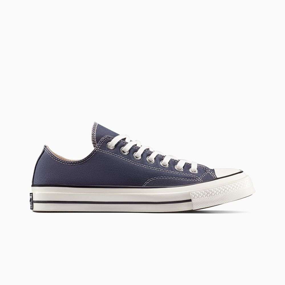 Chuck 70 unisex low top shoe