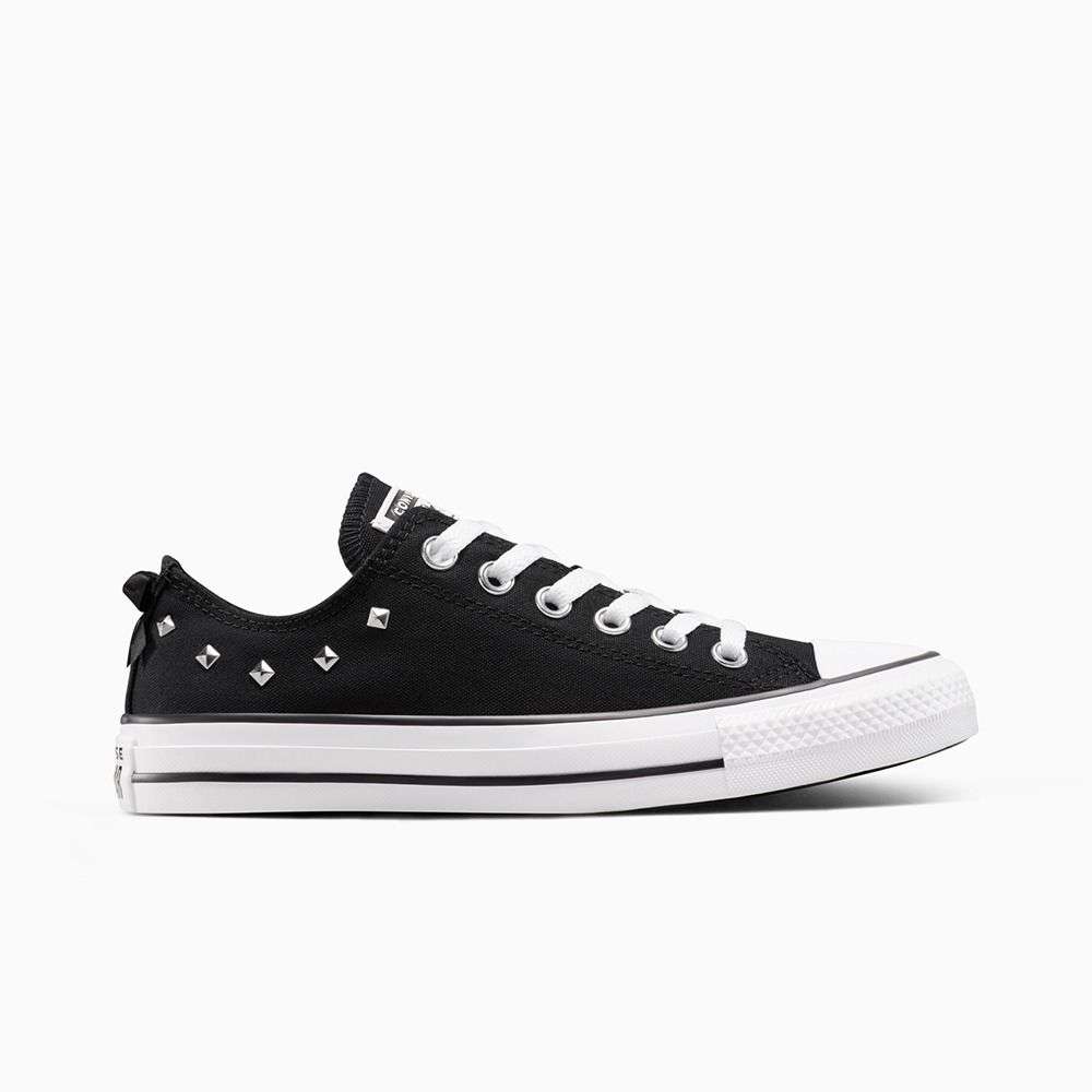 Chuck Taylor All Star Bows & Studs unisex low top shoe
