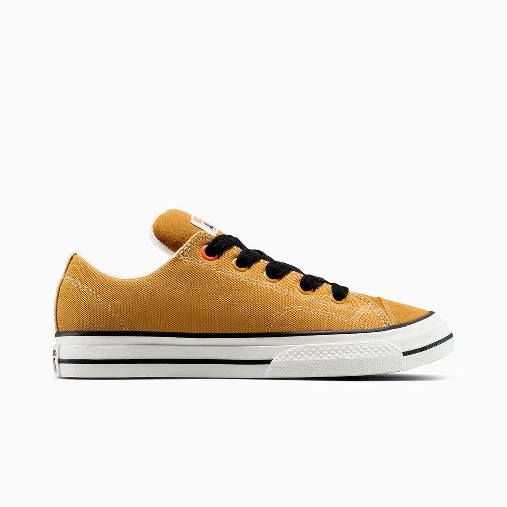 Chuck Taylor Puff unisex low top shoe