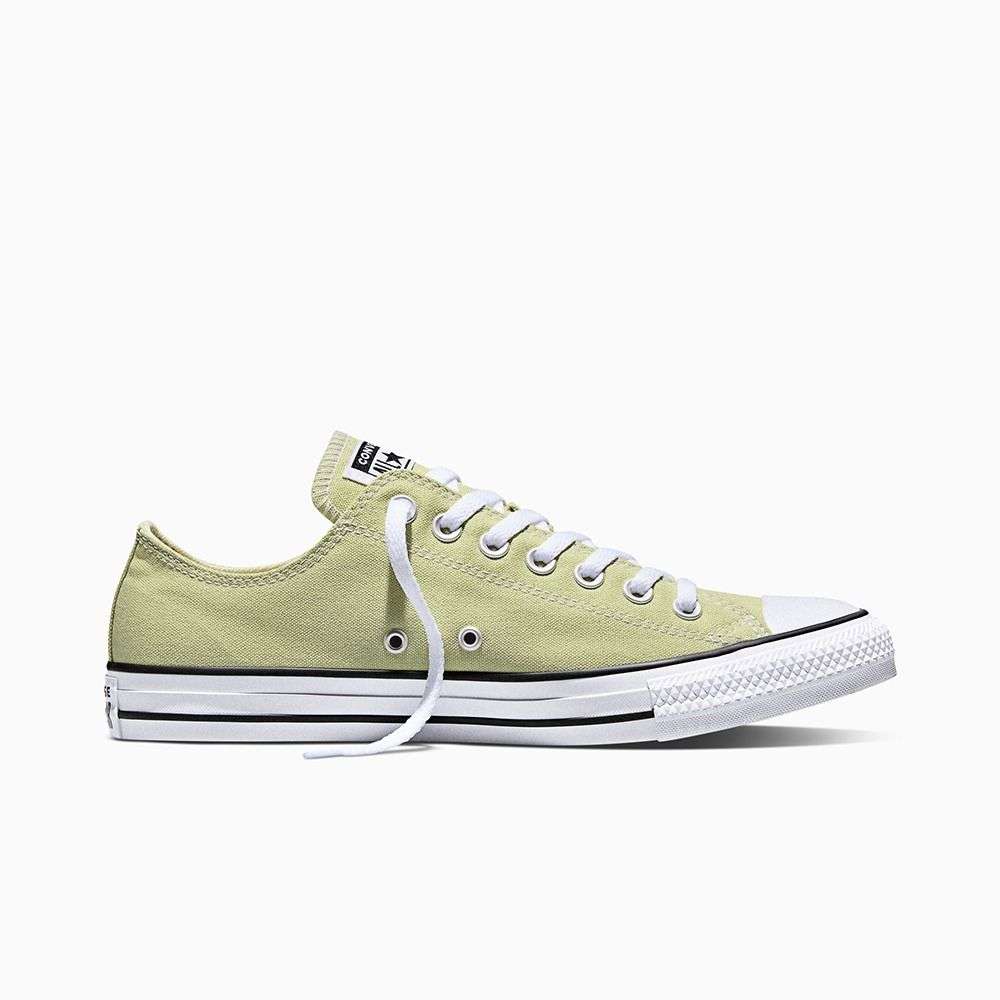 Chuck Taylor All Star unisex low top shoe