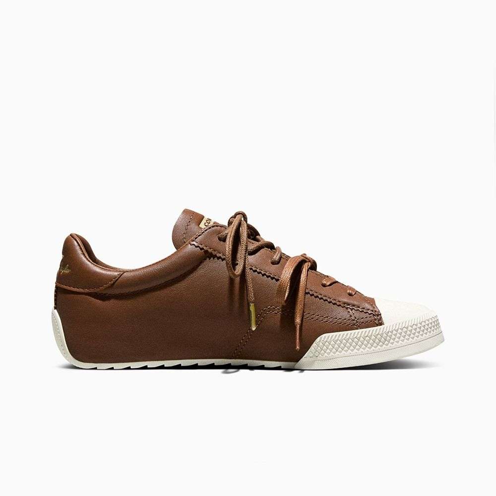Chuck Taylor Lo Leather unisex low top shoe