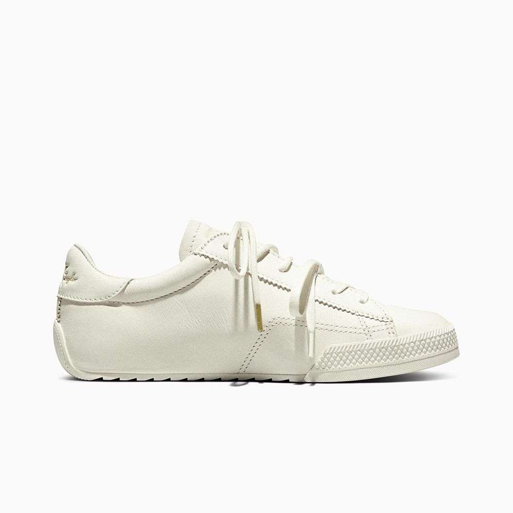 Chuck Taylor Lo Leather unisex low top shoe
