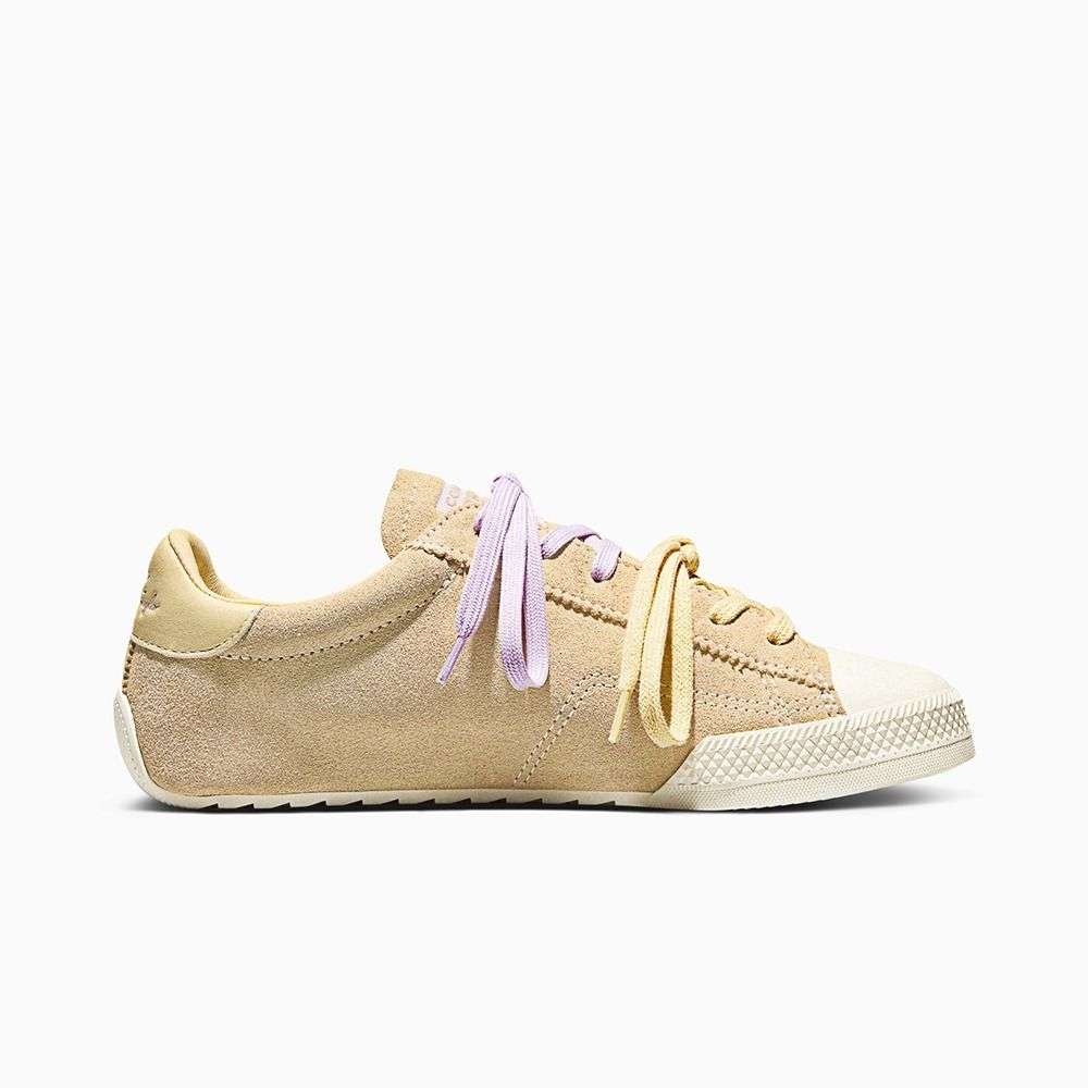 Chuck Taylor Lo unisex low top shoe