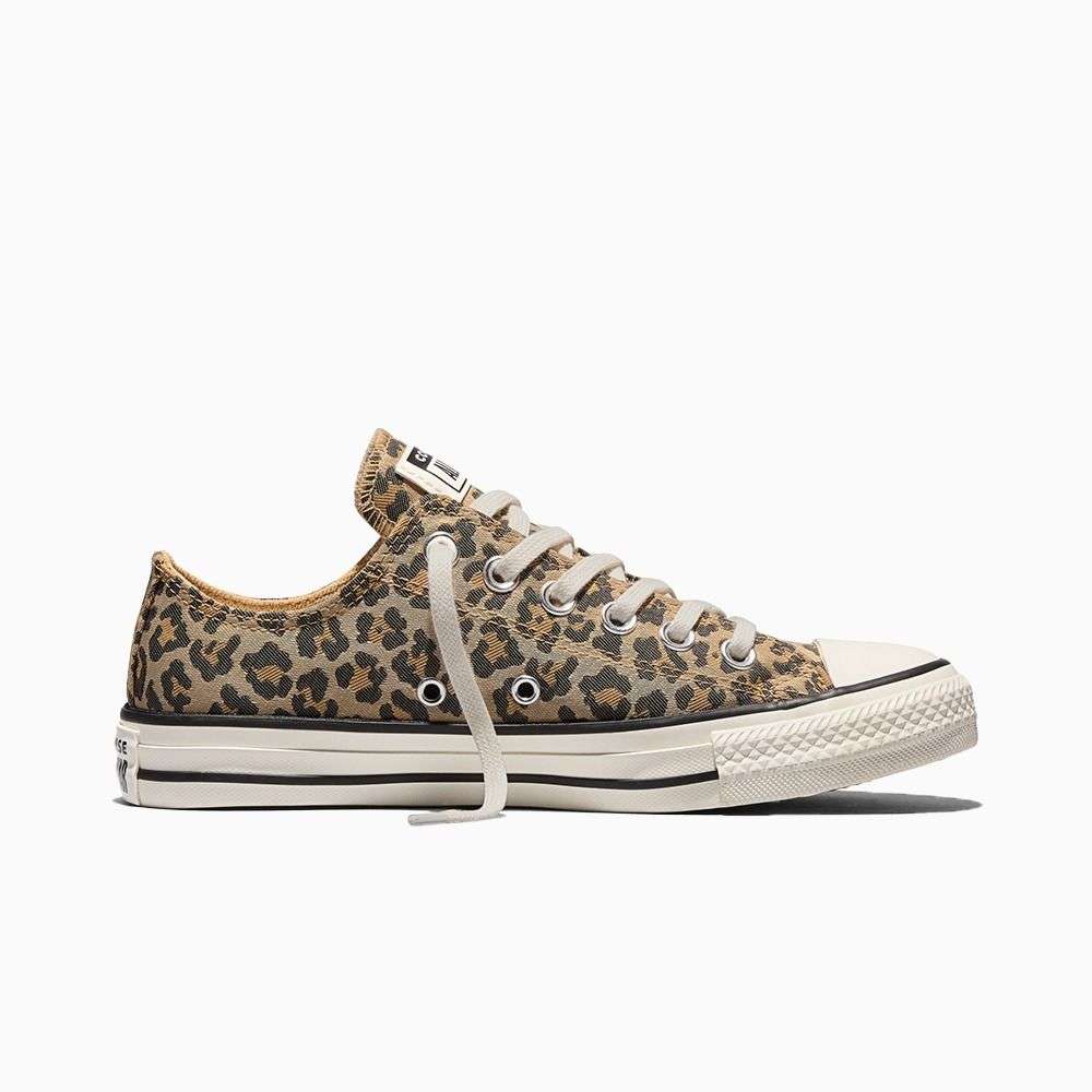 Chuck Taylor All Star unisex low top shoe