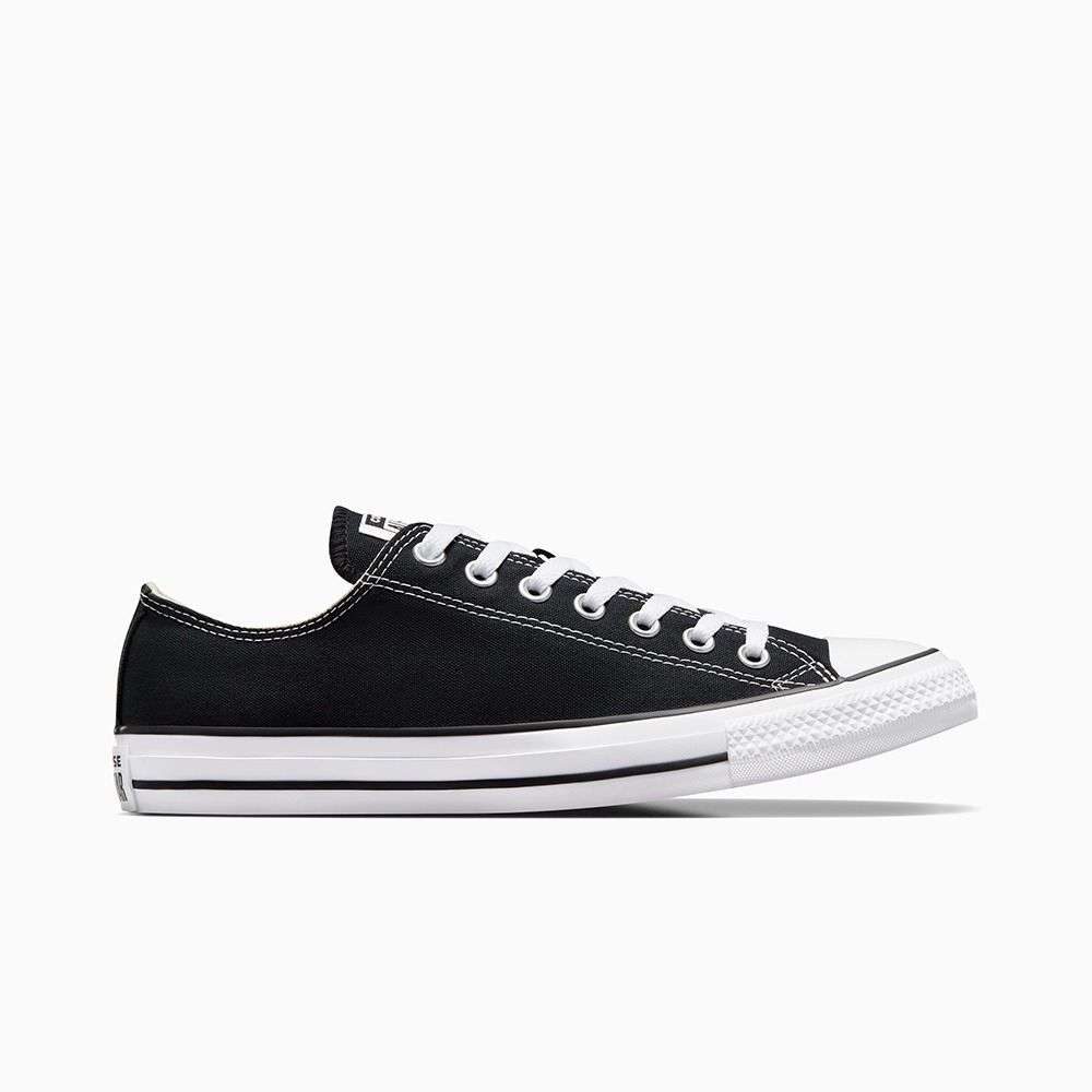 Chuck Taylor All Star unisex low top shoe